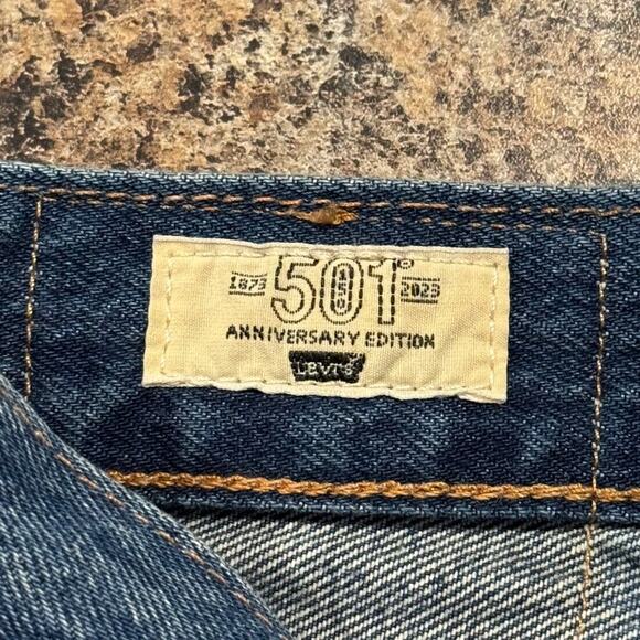 Levis Jeans 501 Straight 150th Anniversary Distressed Button Fly Blue Size 30x30 - Picture 2 of 7
